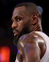 奥尼尔转发湖人队史10大巨星，詹姆斯仅第十，榜首无悬念